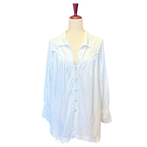 We The Free Raw Hem Oversized Button-Up Shirt Size Small #1667 - Picture 1 of 6